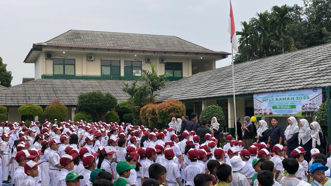 Anak -anak pergi ke sekolah saat pertukaran?