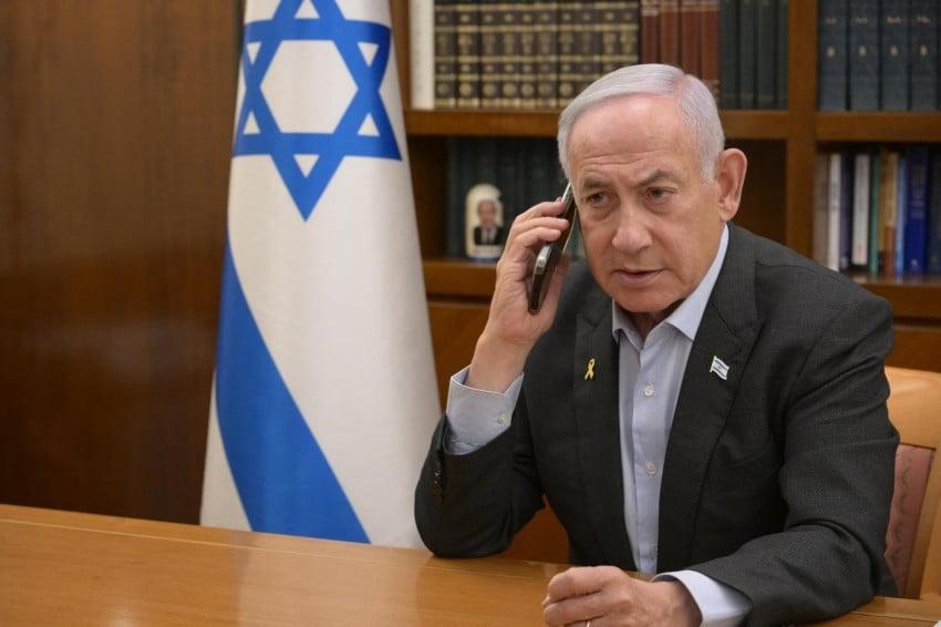 Media Zionis menyerukan Perdana Menteri Israel Benjamin Netanyahu untuk menyerah...