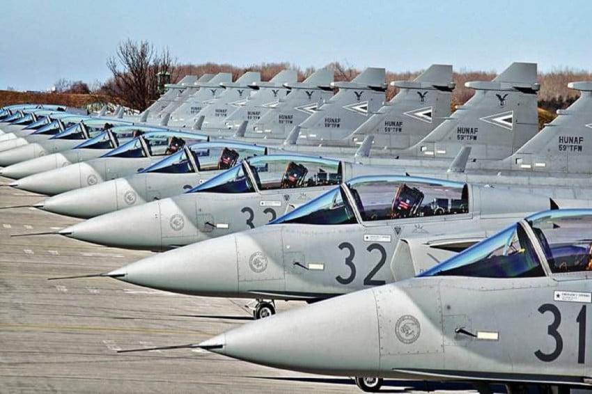 Perbandingan kekuatan militer antara Hongaria dan Irlandia: sekutu NATO yang kuat versus negara tanp...