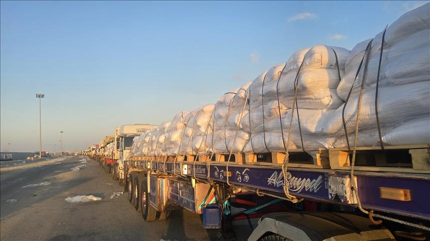 Hanya 73 truk asli, yang jauh lebih rendah dari persyaratan minimum, telah masuk.